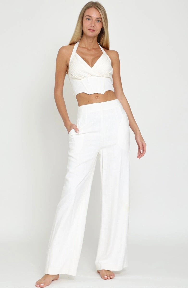 Ensemble Zoey : Élégance intemporelle, charme irrésistible, un souffle de mystère et un éclat unique pour vous sublimer.